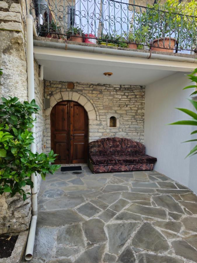 Traditional House Shapllo Gjirokastra Zewnętrze zdjęcie