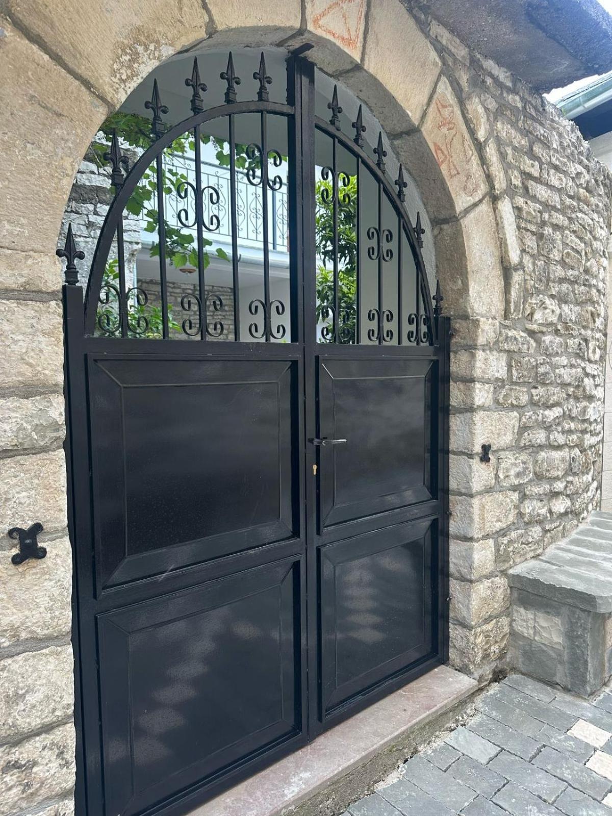 Traditional House Shapllo Gjirokastra Zewnętrze zdjęcie