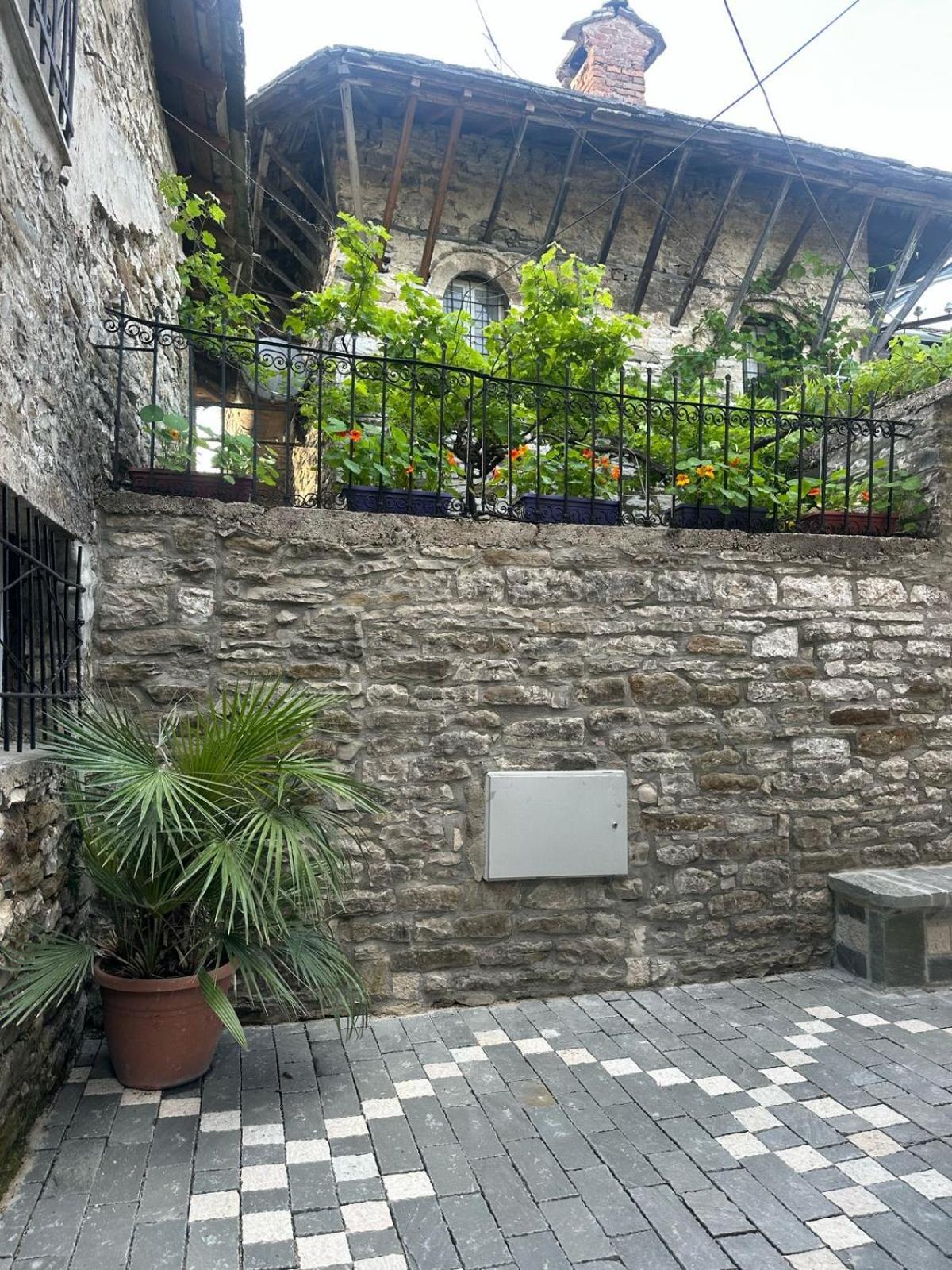 Traditional House Shapllo Gjirokastra Zewnętrze zdjęcie
